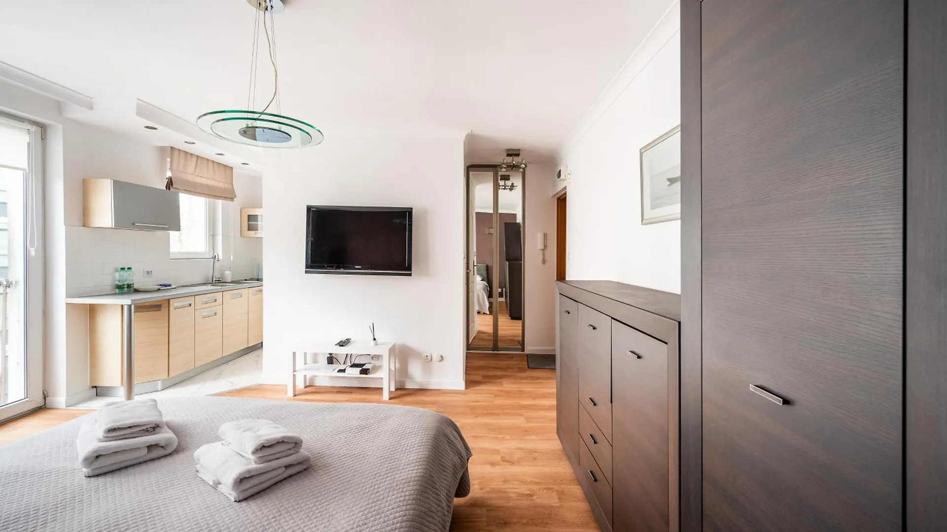 Sienna Central Warsaw Apartment