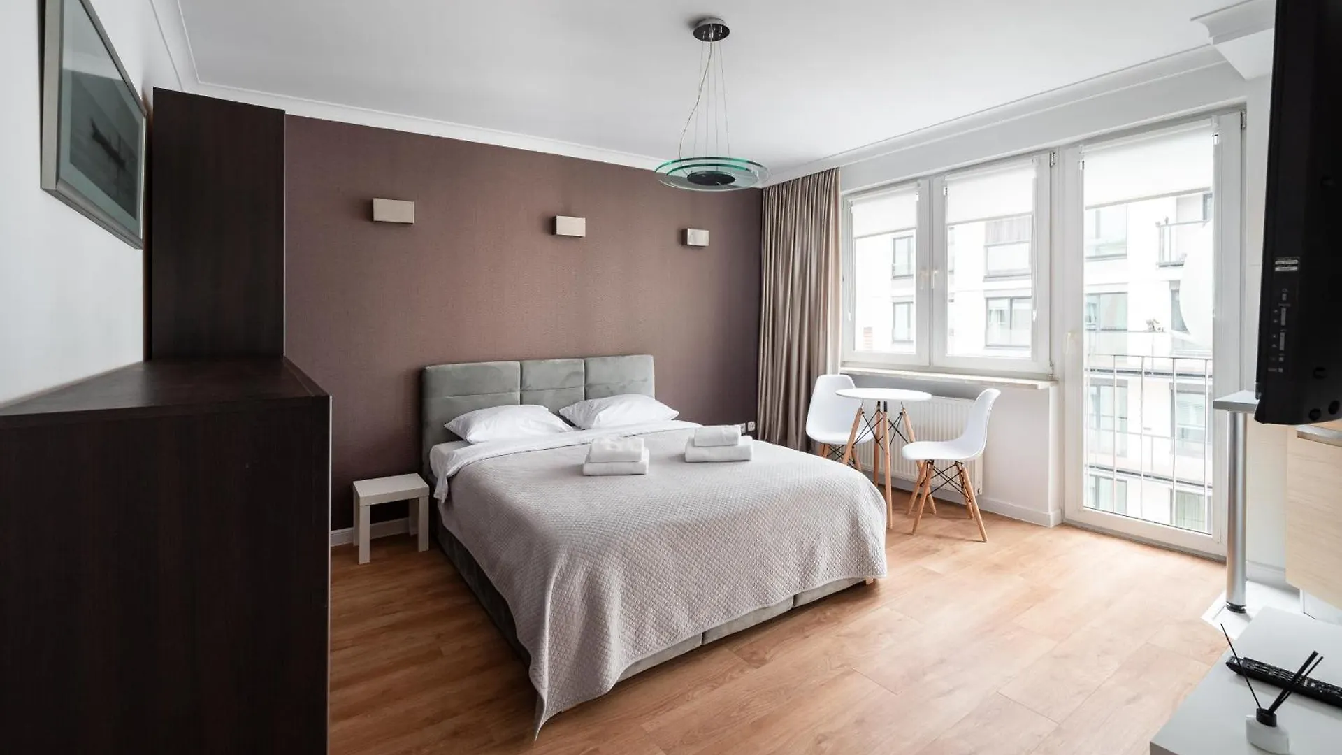 Sienna Central Warsaw Apartment